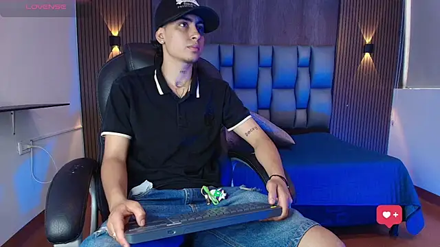 Snapshot of mohamed_malik chatting on May 14, 2026, 2:57 pm mohamed malik online show from May 14, 2026, 2:57 pm