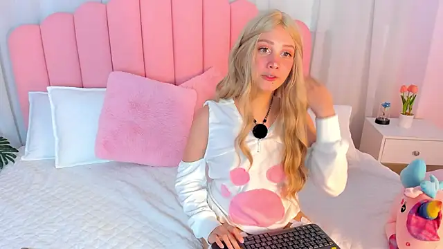 sweett fire online show from April 16, 2026, 9:39 pm