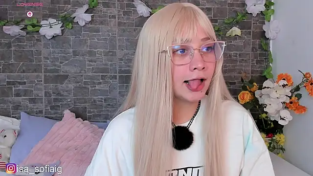 Snapshot of sweett_fire chatting on July 21, 2026, 12:24 am sweett fire online show from July 21, 2026, 12:24 am