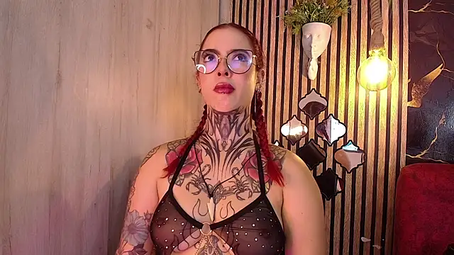 Snapshot of Atenea_Red chatting on June 15, 2026, 9:39 pm Atenea Red online show from June 15, 2026, 9:39 pm