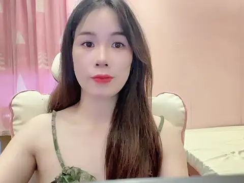Snapshot of Luna3579 chatting on July 19, 2026, 10:19 am Luna3579 online show from July 19, 2026, 10:19 am