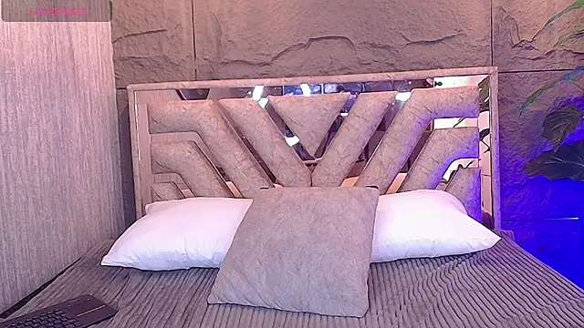 Milenka-5 online show from April 18, 2026, 7:07 pm