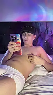 Snapshot of michaell_twinkk chatting on April 27, 2026, 9:13 pm michaell twinkk online show from April 27, 2026, 9:13 pm