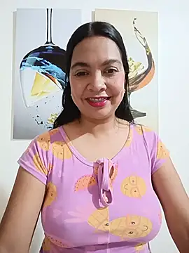 Snapshot of Silvana2927 chatting on July 3, 2026, 8:10 am Silvana2927 online show from July 3, 2026, 8:10 am