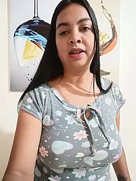 Snapshot of Silvana2927 chatting on July 22, 2026, 9:23 am Silvana2927 online show from July 22, 2026, 9:23 am