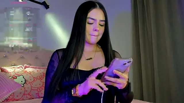 Snapshot of holly444_ chatting on July 11, 2026, 4:37 am holly444 online show from July 11, 2026, 4:37 am