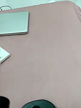 Labury online show from April 15, 2026, 8:32 am