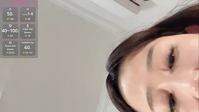 baiyueguang66 online show from April 27, 2026, 2:04 pm