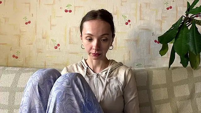 AdriannaBill online show from April 29, 2026, 4:33 pm