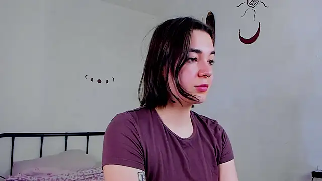 LiyaFly online show from May 13, 2026, 4:10 am