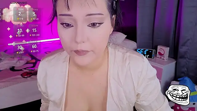 Snapshot of sophiepixel chatting on July 1, 2026, 3:19 am sophiepixel online show from July 1, 2026, 3:19 am