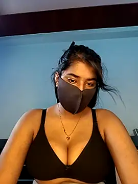 HotShanayaXO online show from April 21, 2026, 1:42 am