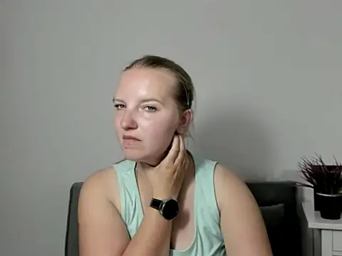 Snapshot of RoseTeacherX chatting on June 12, 2026, 5:23 pm RoseTeacherX online show from June 12, 2026, 5:23 pm