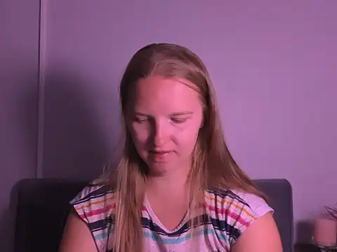 Snapshot of RoseTeacherX chatting on July 29, 2026, 6:44 am RoseTeacherX online show from July 29, 2026, 6:44 am