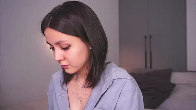 ElviraGounder online show from April 20, 2026, 5:54 am