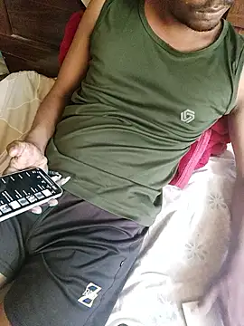 handsomeboyrk online show from May 18, 2026, 12:55 pm