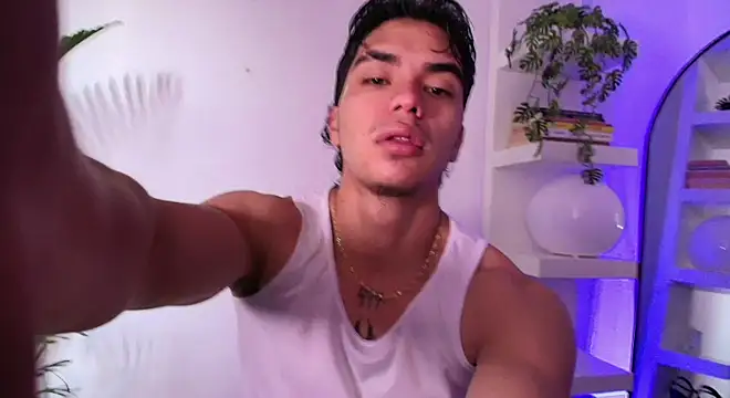 Snapshot of andyypalmer_ chatting on April 22, 2026, 11:23 am andyypalmer online show from April 22, 2026, 11:23 am