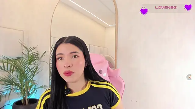 Snapshot of imnikaa_ chatting on June 27, 2026, 2:23 pm imnikaa online show from June 27, 2026, 2:23 pm