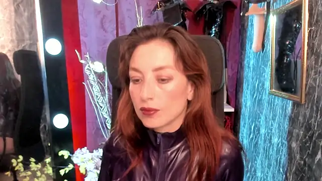 Queenscarlettsecret online show from April 16, 2026, 7:03 pm