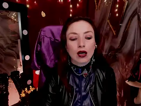 Snapshot of Queenscarlettsecret chatting on May 1, 2026, 4:55 pm Queenscarlettsecret online show from May 1, 2026, 4:55 pm
