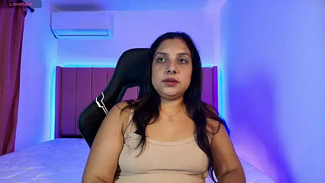 Bianca Royale online show from April 18, 2026, 7:58 pm