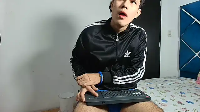 Snapshot of EdwinBoys chatting on June 20, 2026, 2:09 pm EdwinBoys online show from June 20, 2026, 2:09 pm