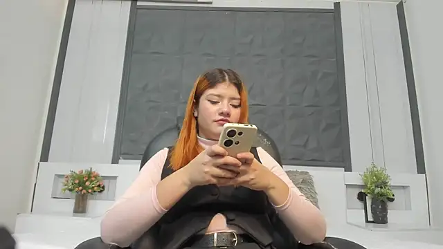 sophia blade  online show from May 3, 2026, 1:22 am