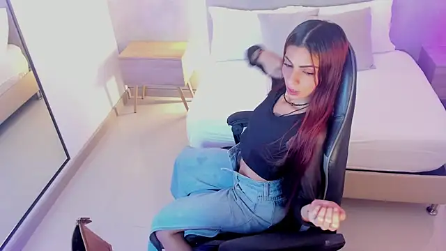 Snapshot of marylin_gold chatting on May 27, 2026, 11:24 pm marylin gold online show from May 27, 2026, 11:24 pm
