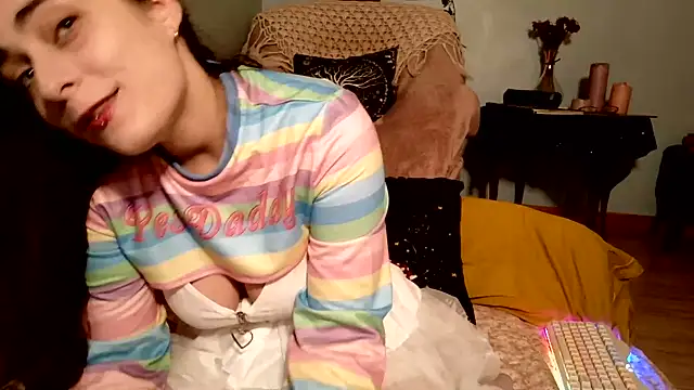 missclochette online show from July 14, 2026, 5:51 pm