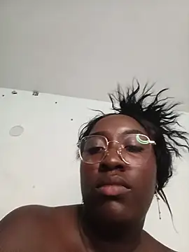 KaleaEbony online show from April 26, 2026, 4:32 am