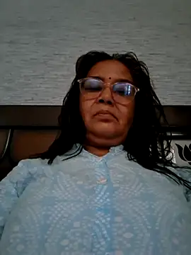 Shalini3456 online show from April 18, 2026, 4:49 am