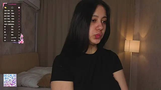 LachelleLeder online show from April 19, 2026, 4:12 am