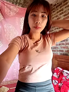 Snapshot of Elena_Mia chatting on April 29, 2026, 7:34 am Elena Mia online show from April 29, 2026, 7:34 am