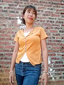 Snapshot of Elena_Mia chatting on May 16, 2026, 12:18 am Elena Mia online show from May 16, 2026, 12:18 am