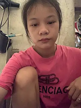 Elysa-x online show from April 24, 2026, 7:11 am