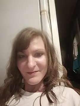 Snapshot of AnnieNet chatting on May 21, 2026, 8:49 pm AnnieNet online show from May 21, 2026, 8:49 pm