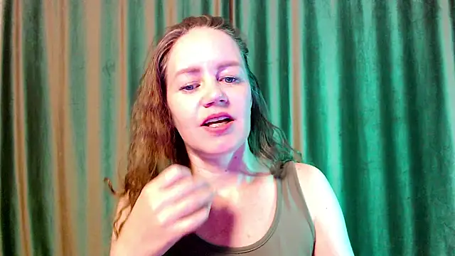Snapshot of Fern_Lust chatting on April 30, 2026, 2:45 pm Fern Lust online show from April 30, 2026, 2:45 pm