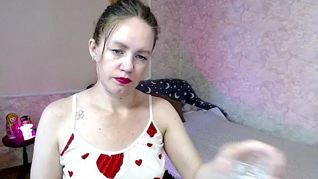 Snapshot of Fern_Lust chatting on July 12, 2026, 7:32 am Fern Lust online show from July 12, 2026, 7:32 am