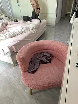 diudiubaobei  online show from April 25, 2026, 4:04 am