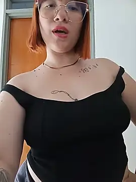 Snapshot of Curves_Nina chatting on July 18, 2026, 7:28 pm Curves Nina online show from July 18, 2026, 7:28 pm