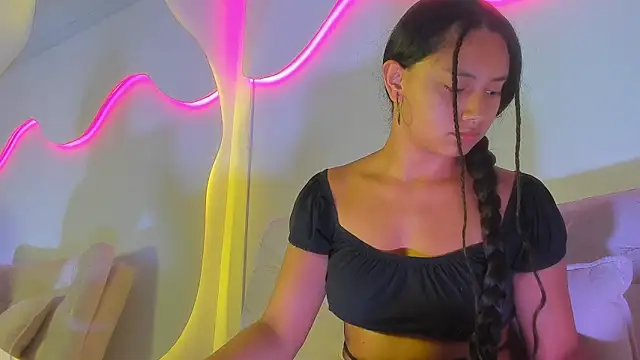 VenusBlazzer online show from July 10, 2026, 1:47 pm