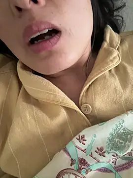 Faye-baby online show from April 17, 2026, 12:35 am