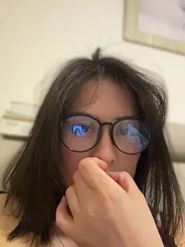 Faye-baby online show from April 25, 2026, 4:15 pm