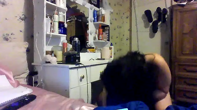 gagqueen2026 online show from April 24, 2026, 3:36 pm