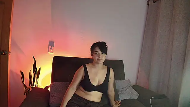 Alyssa and DAngelo online show from June 9, 2026, 1:17 am
