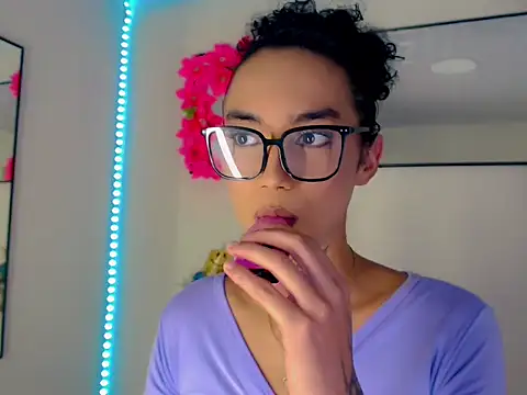 Darianna A online show from April 17, 2026, 9:29 pm