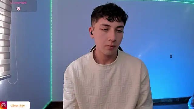 Snapshot of OLIVER_K chatting on June 2, 2026, 8:22 pm OLIVER K online show from June 2, 2026, 8:22 pm