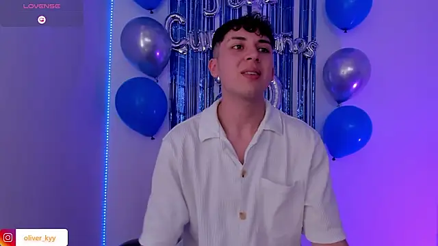 Snapshot of OLIVER_K chatting on June 11, 2026, 5:55 pm OLIVER K online show from June 11, 2026, 5:55 pm