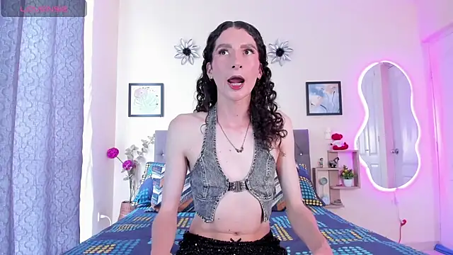 Snapshot of viioleta_queen chatting on May 28, 2026, 8:06 pm viioleta queen online show from May 28, 2026, 8:06 pm