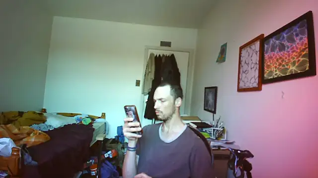 Snapshot of JohnnyMoves chatting on July 3, 2026, 5:08 pm JohnnyMoves online show from July 3, 2026, 5:08 pm